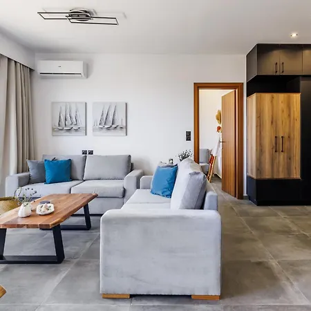아파트 To Nissi Family Luxury